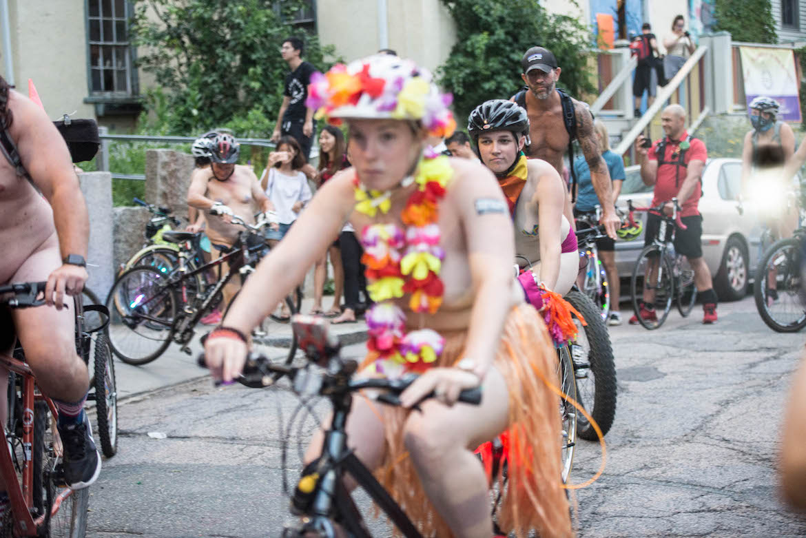 Boston naked bike riders bare all on two wheels (NSFW) – Metro US