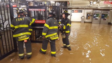 Water main break in Brooklyn Heights floods Court Street subway station