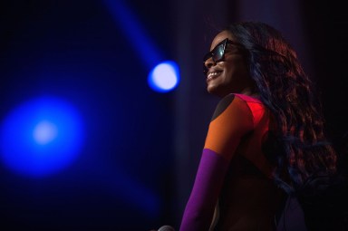 Azealia Banks defends Trump; starts beef with Rihanna