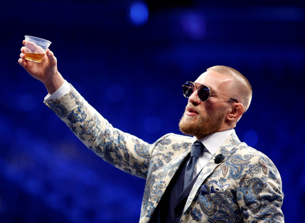 Charges dropped against McGregor in phone incident