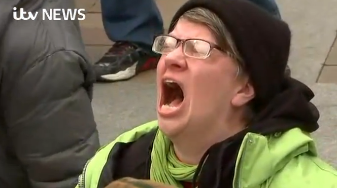 Watch Protestor Scream ‘no In Horror As Trump Is Sworn In As President Metro Us 