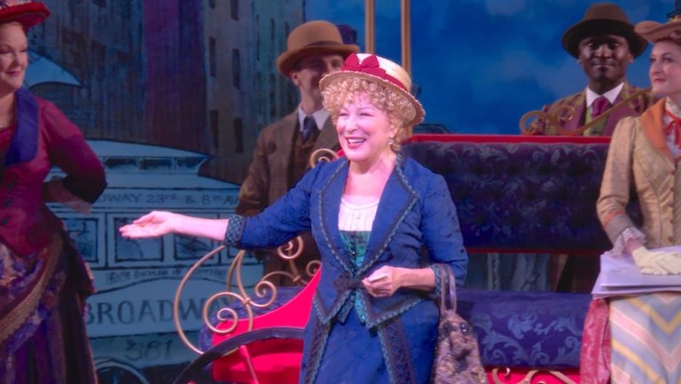Video Bette Midler Gets A Massive Ovation At Hello Dolly Metro Us