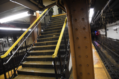 R line service resumes after water main break in Brooklyn Heights