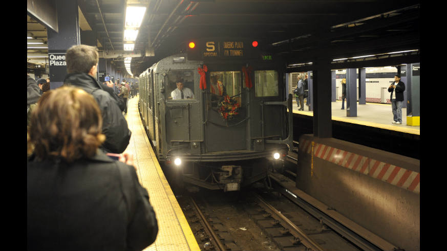 Ride into the past with the MTA Holiday Nostalgia Train – Metro US