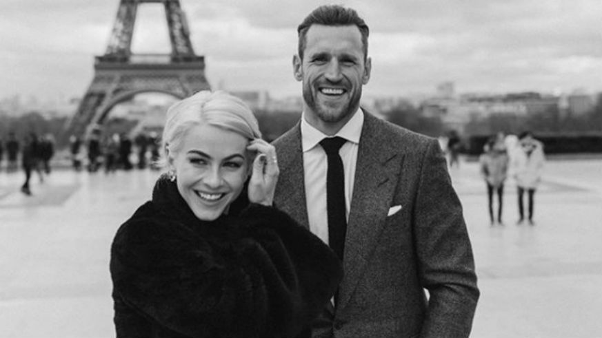 Julianne Hough's New Husband Brooks Laich Signs With LA Kings