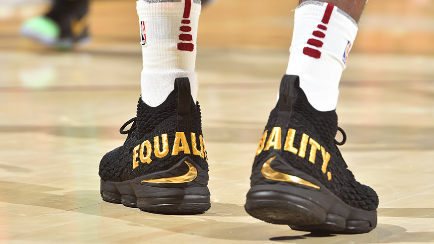LeBron James wears 'equality' sneakers during season opener – Metro