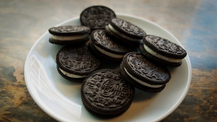 This is the perfect way to dunk an Oreo, according to science – Metro US