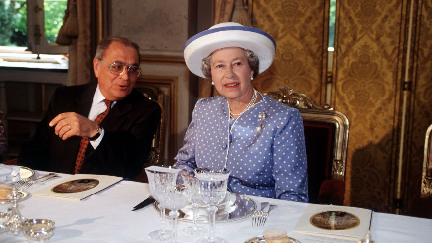 Dine Like a Royal: English Cuisine and Dining Etiquette