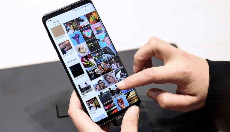 Samsung glitch causes phones to send photos from camera roll without