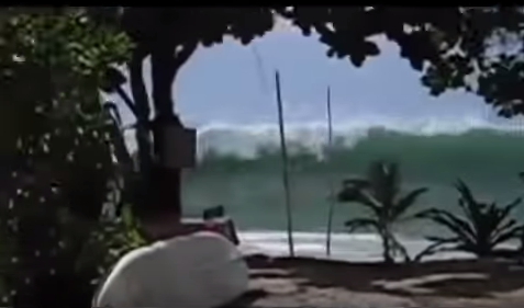 Graphic Video Of Indonesia Tsunami That Hit Saturday Metro Us