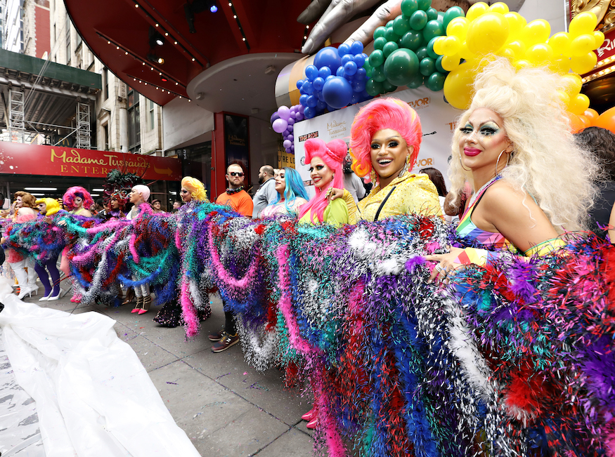 World’s longest feather boa breaks Guinness world record in Times ...