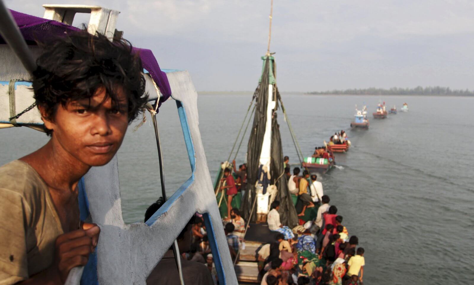 Indonesia And Malaysia Accept 7,000 Migrants Adrift In S.E. Asian Seas ...