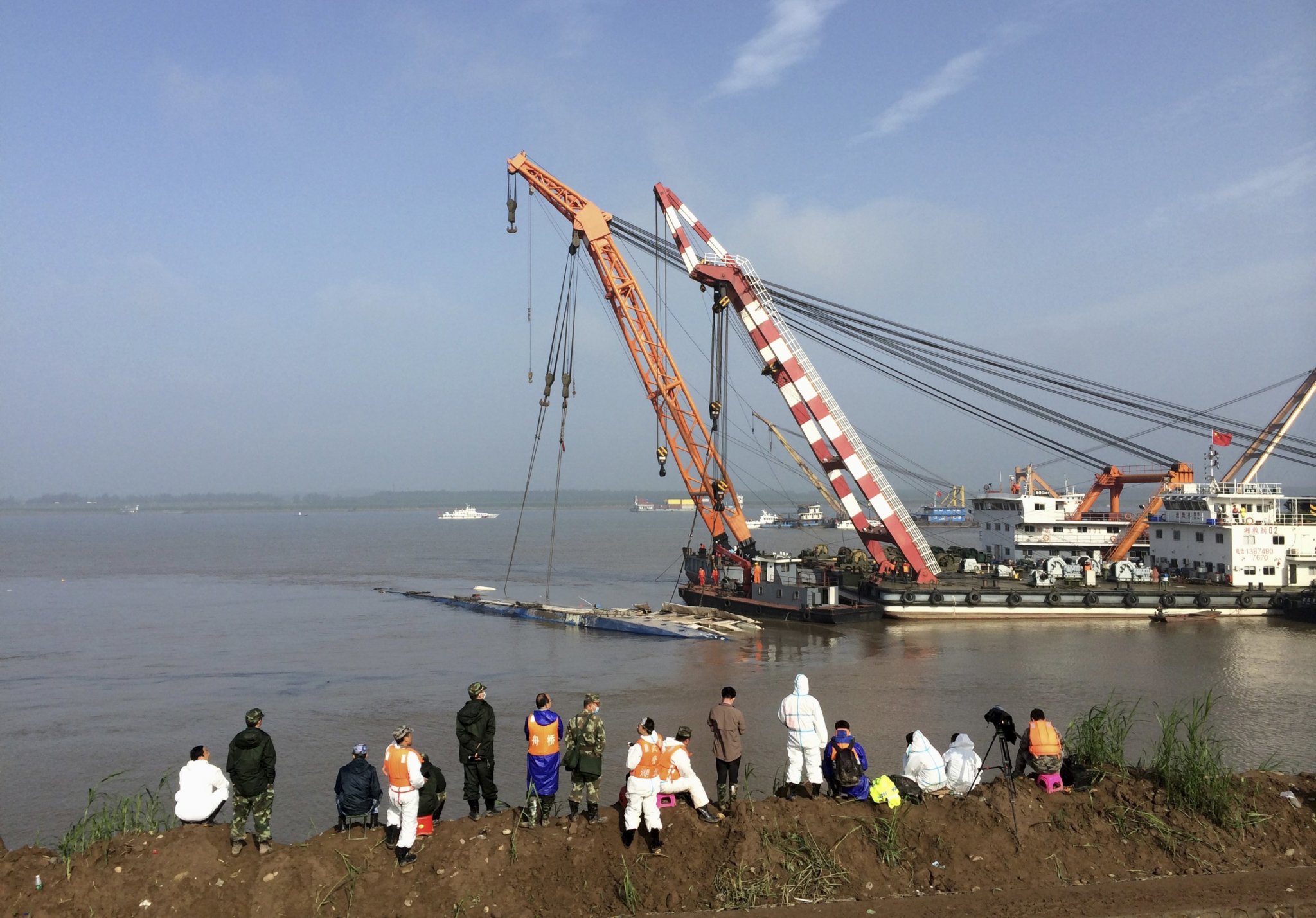 Yangtze River Shipwreck Death Toll Hits 97 As Boat Is Turned Upright ...