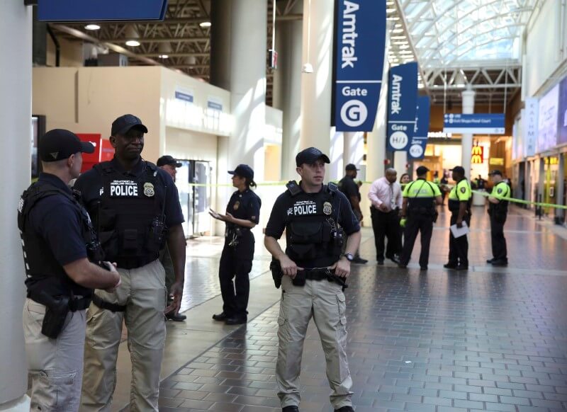 DC’s Union Station evacuated after stabbing, shooting – Metro US