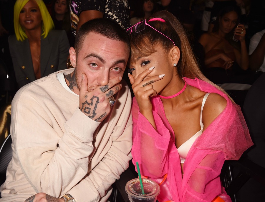 Ariana Grande Drops The L Word On Boyfriend Mac Miller After Music Video Collab Metro Us