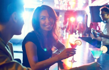 How to meet someone at a bar: a dating expert’s guide