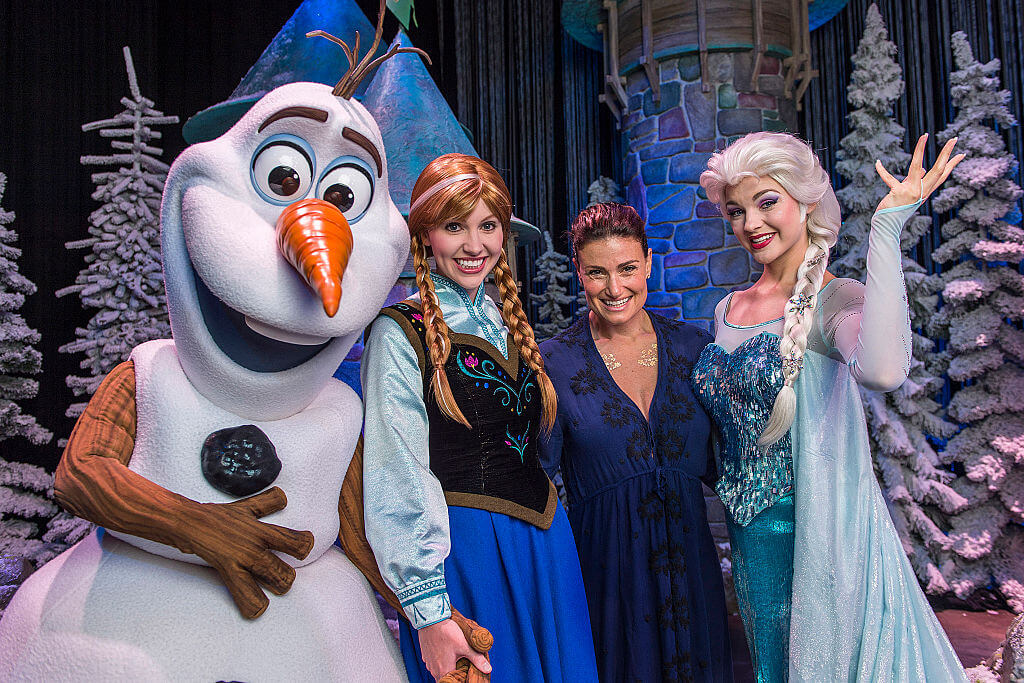 Idina Menzel Is Totally Cool With Elsa Getting A Girlfriend Metro Us
