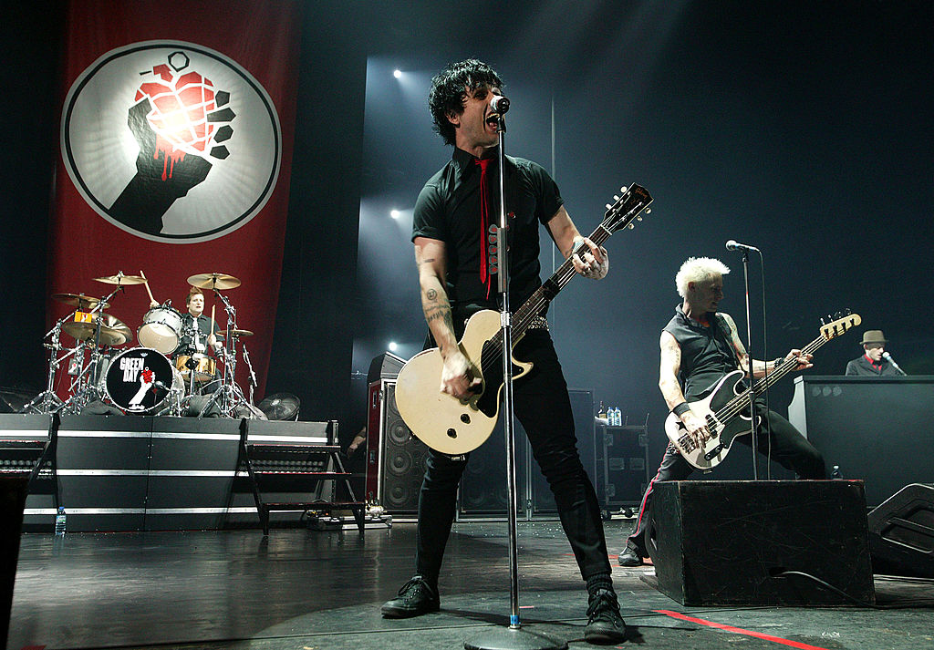 Green Day returns to sound as Green Day as ever Metro US