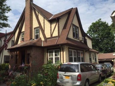 Trump’s childhood home sinks in value