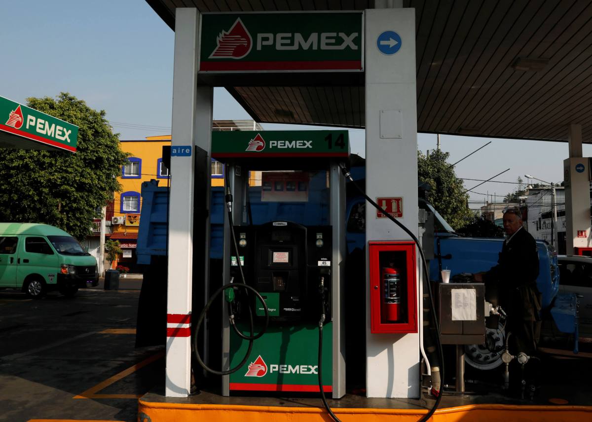 Exclusive: Mexico’s Pemex fights in court to suspend clean diesel rule – documents