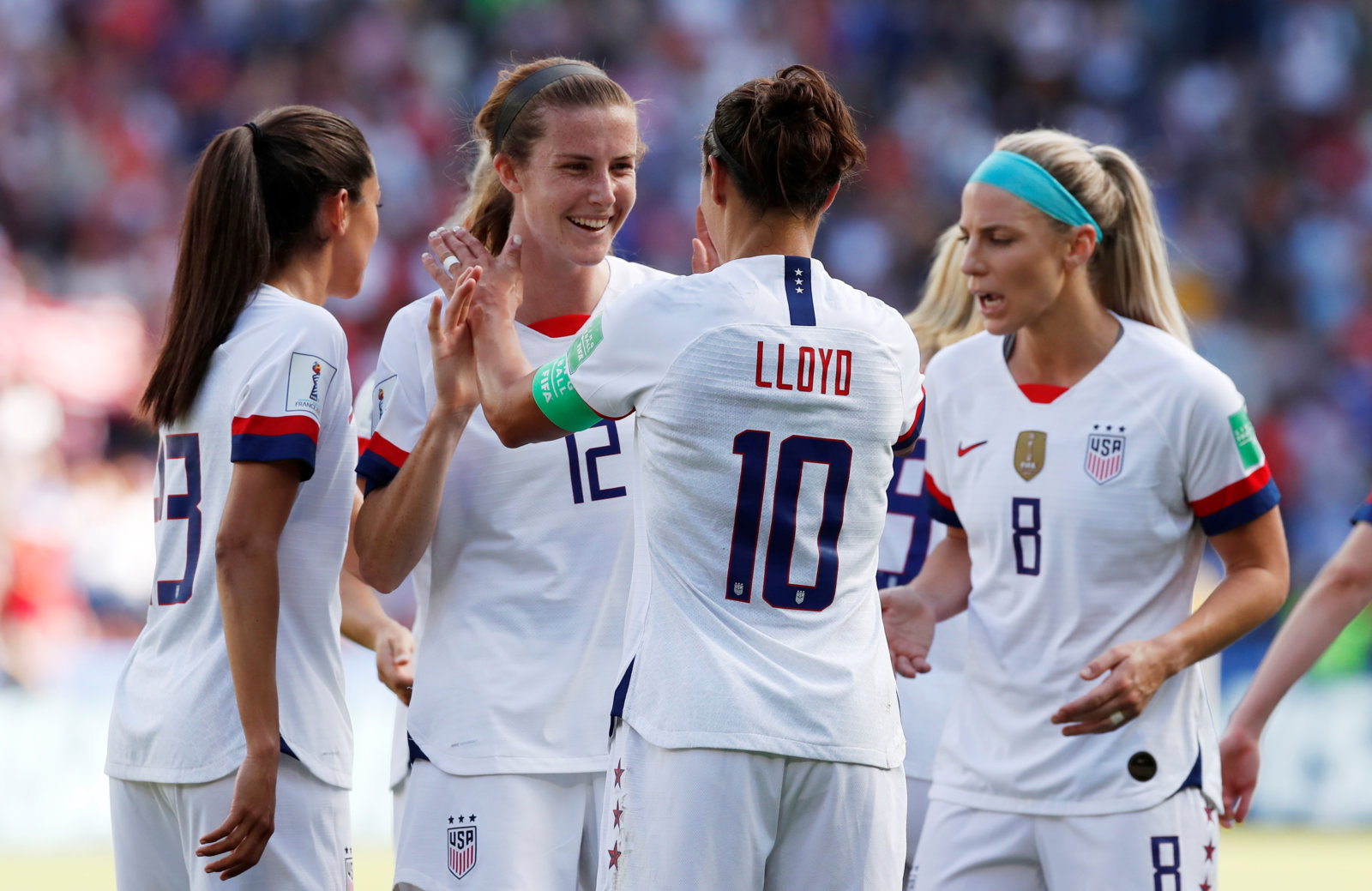 Presidential Candidates Back Us Womens Soccer Teams Pay Equality