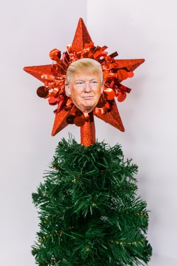 10 Christmas decorations for the Trump supporter in your life