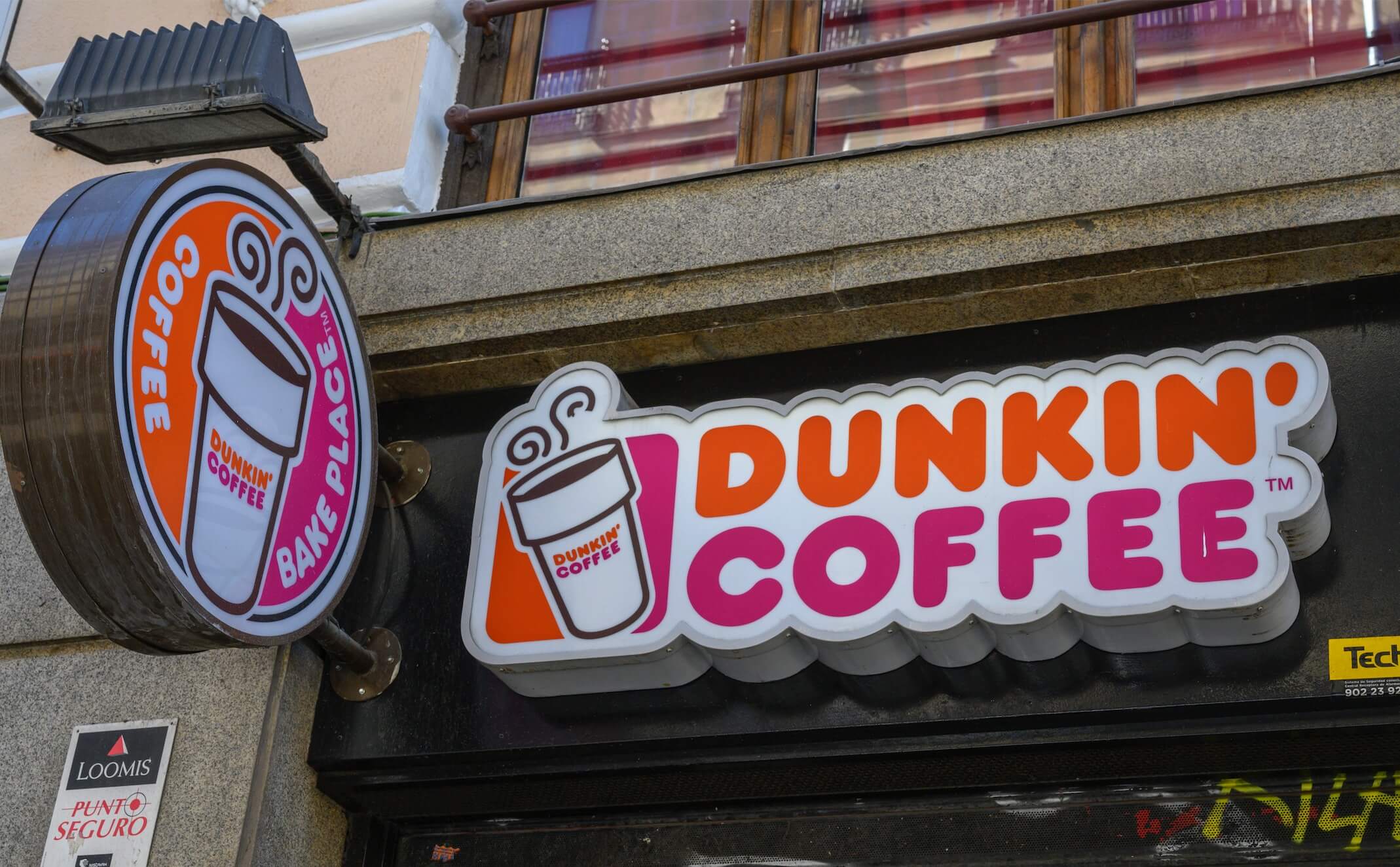Is Dunkin Donuts Starbucks open closed on Christmas Day Eve? Metro US