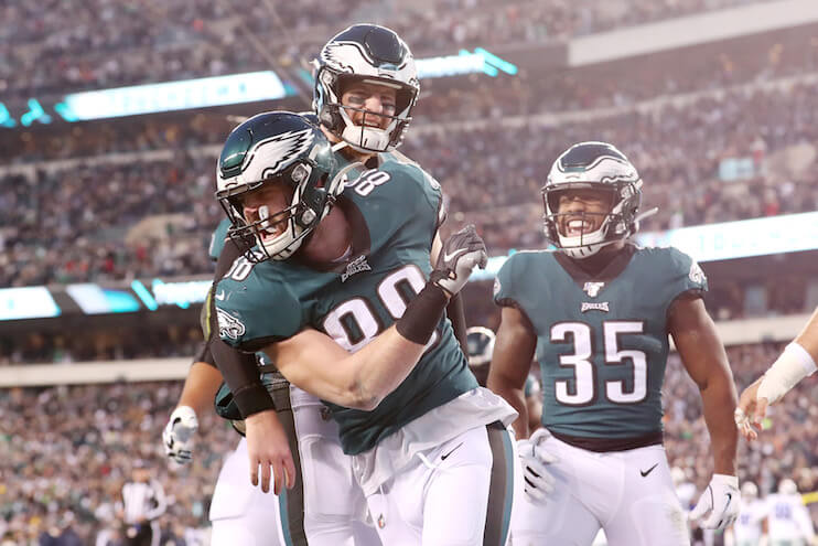 Eagles top lifeless Cowboys, seize control of NFC East