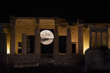 PHOTOS: Supermoon seen around the world