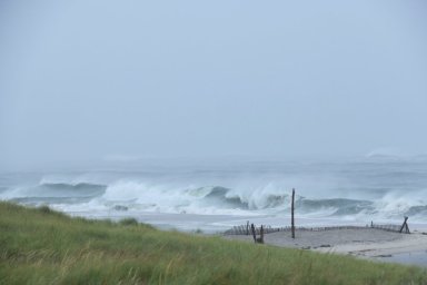 Hurricane Henri arrives in the Northeast