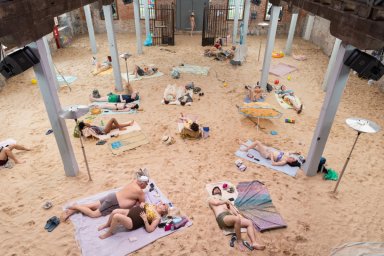 A-scene-from-SUN-AND-SEA-at-Biennale-Arte-2019-Venice-Photo-credit_-Andrej-Vasilenko.-Presented-at-Philadelphia-Fringe-Festival-by-Arcadia-Exhibitions-1200×800-1