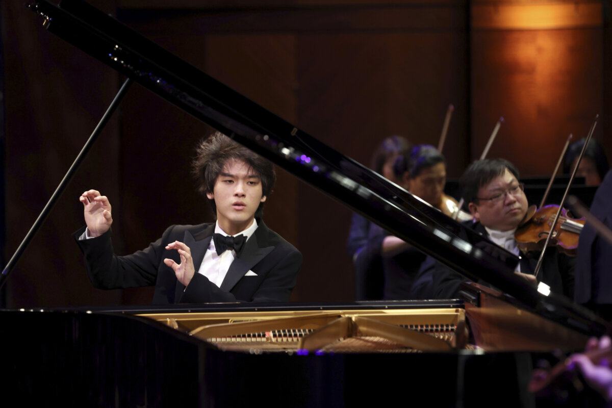 Pianist, 18, from South Korea wins Van Cliburn competition Metro US