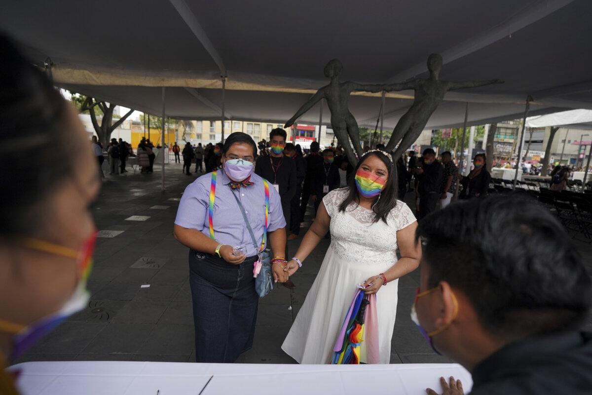 Mass Same Sex Wedding In Mexico Challenges Discrimination Metro Us 8967