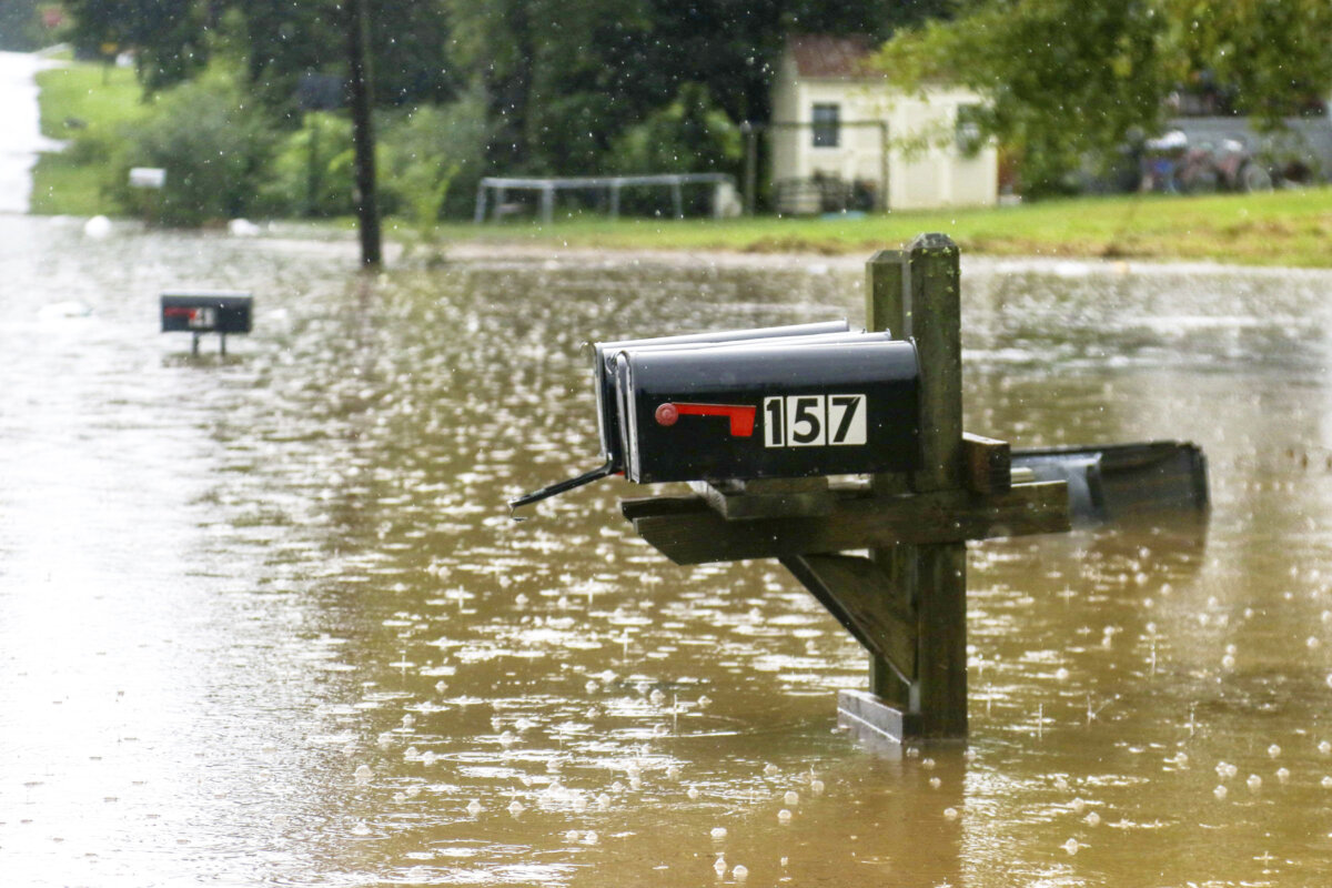 Emergency declared as flash flooding hits northwest Metro US