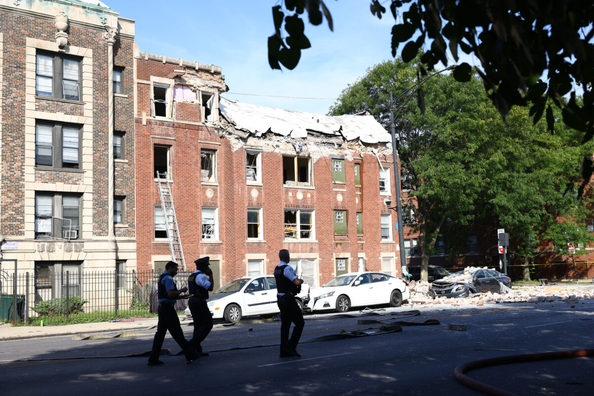 Officials: 8 injured in Chicago apartment building explosion – Metro US