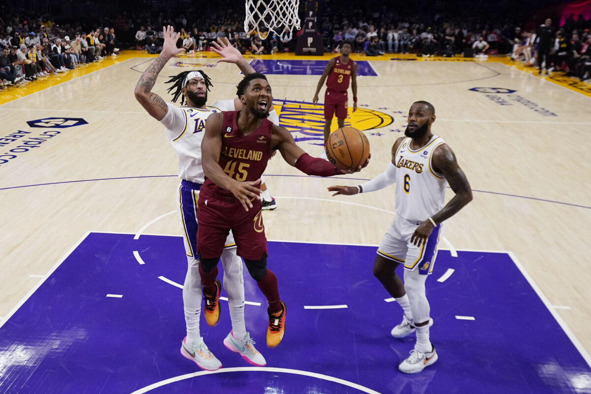 Garland, Mitchell lead Cavs past Lakers to 8th straight win Metro US