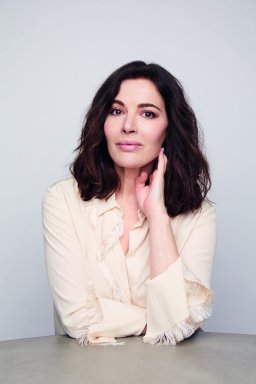 Nigella-Lawson-c-Matt-Holyoak-04-USE-THIS-IMAGE-003-800×1200-1