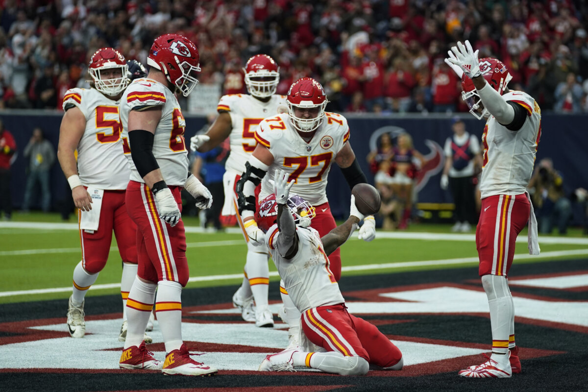 McKinnon’s 26-yard Run In OT Lifts Chiefs Over Texans 30-24 – Metro US