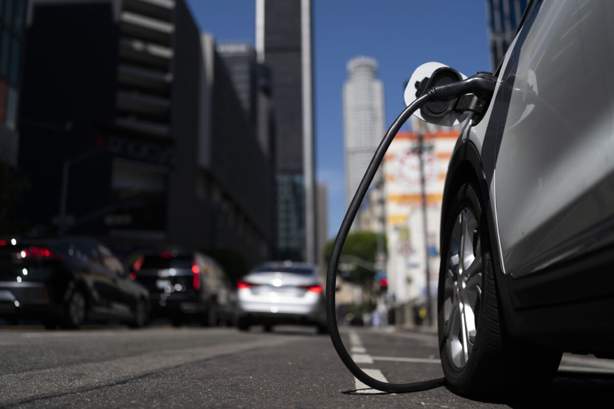 Rule delay makes big EV tax credit possible early next year Metro US