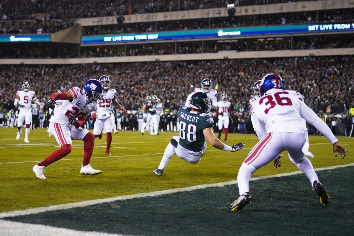 Busted first down chain slows GiantsEagles playoff game Metro US