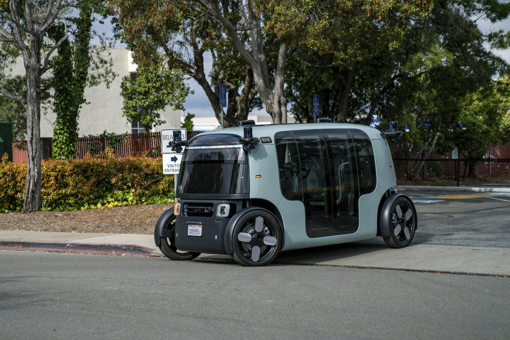 Amazon Unit Zoox Tests Robotaxi On California City’s Streets – Metro US