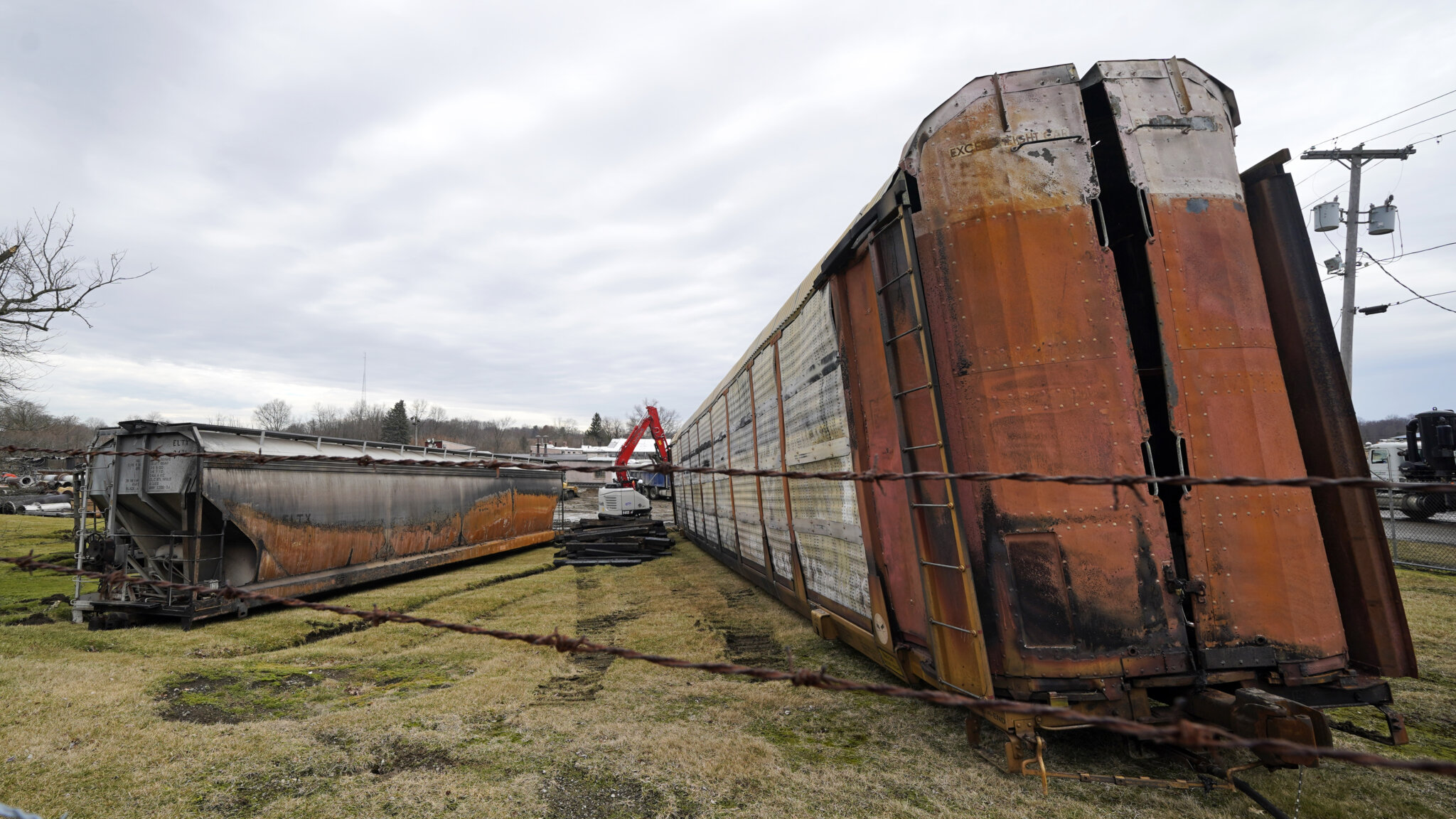 Upset Ohio town residents seek answers over train derailment Metro US
