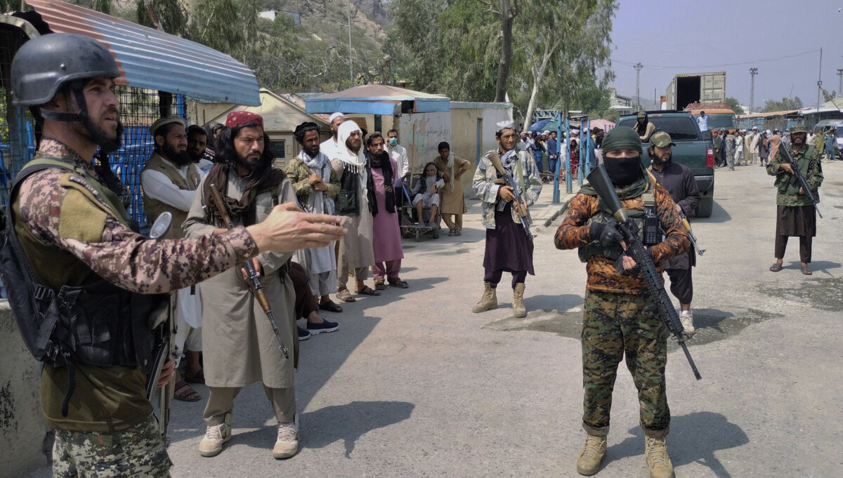 Afghanistan’s Taliban reopen key trade route with Pakistan – Metro US