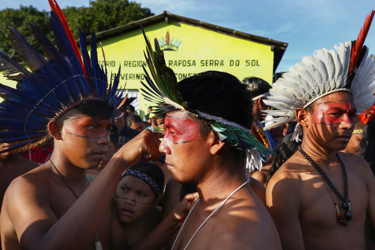 Lula Meets With Indigenous In Brazil’s Amazon Pledges Lands Metro Us