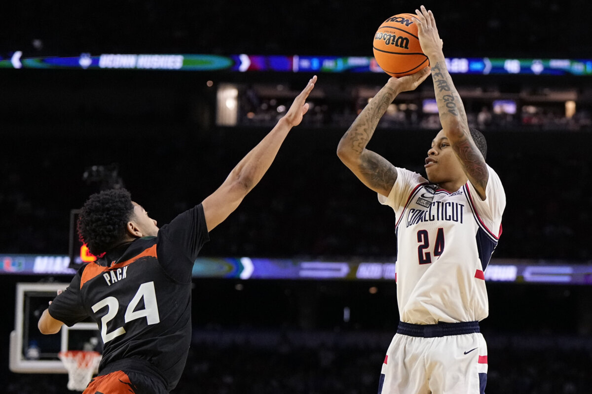 UConn’s Hawkins Bounces Back From Illness In Final Four Win – Metro US