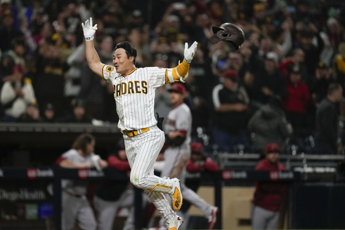 Padres 1st MLB team to walk off on back-to-back HRs by 8-9 – Metro US