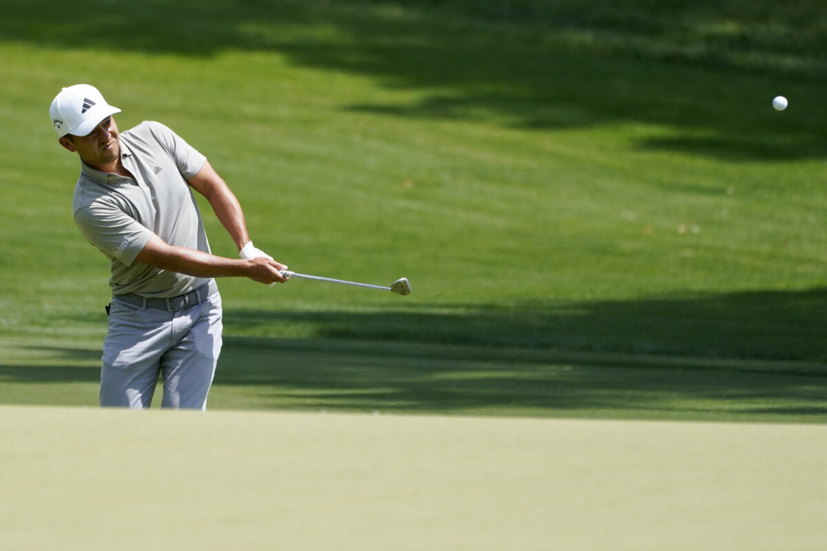 Clark shoots 63, leads Schauffele by 2 shots at Wells Fargo Metro US