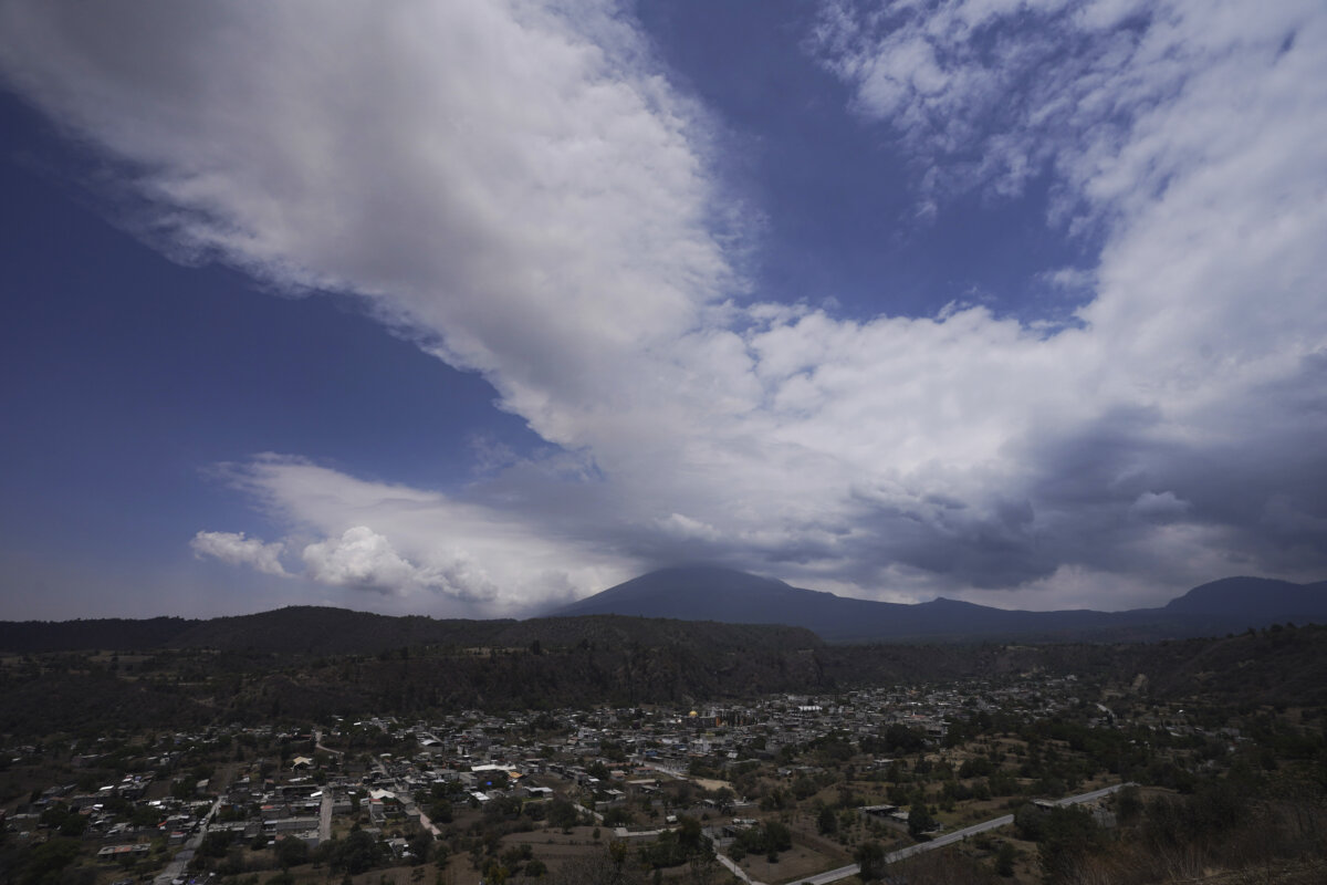 Mexicans near Popocatepetl stay vigilant as volcano’s activity