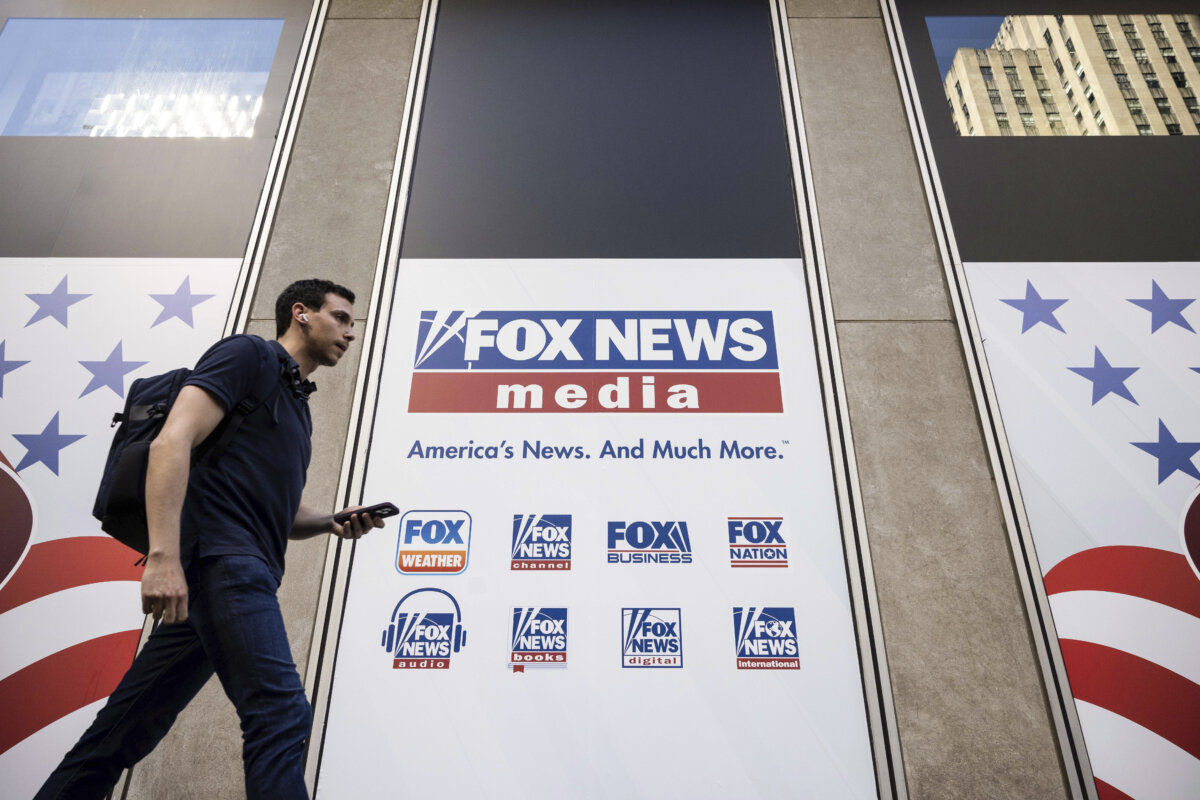 Fox News Reaches $12M Settlement With Former Tucker Carlson Producer ...