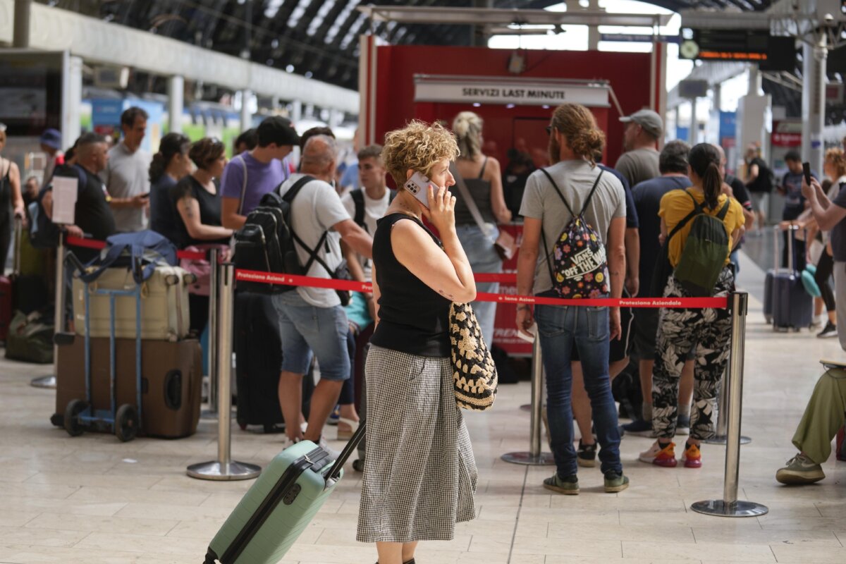 Italy rail strike strands commuters and tourists in sweltering weather